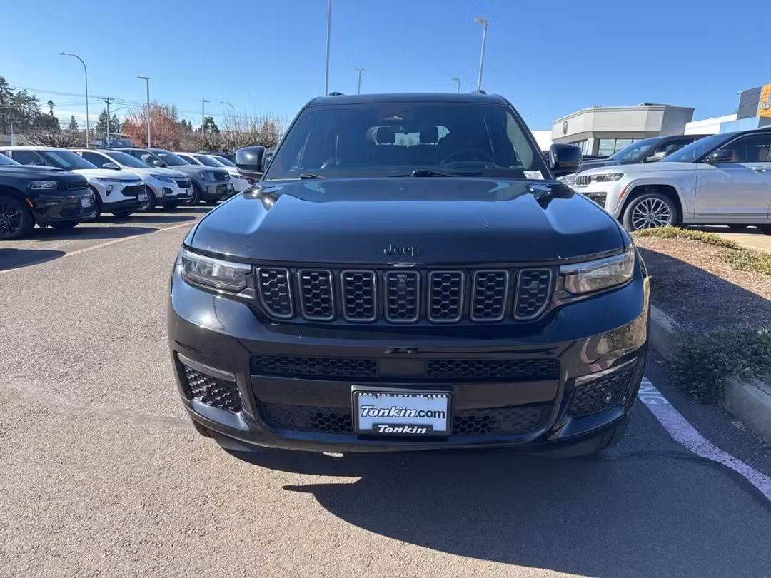 2024 Jeep Grand Cherokee L Summit - Image 2