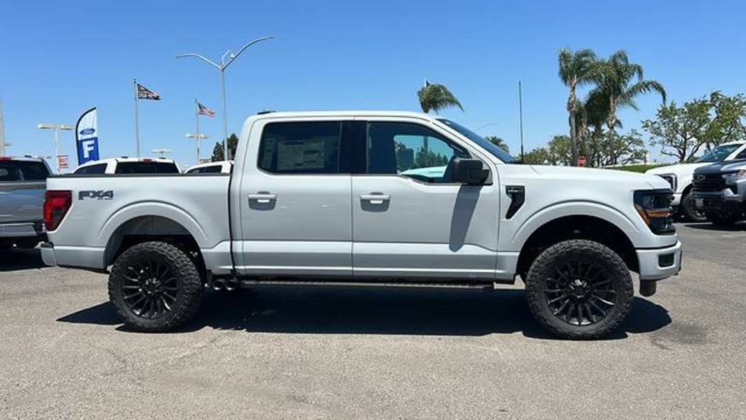 2026 Ford F-150 XLT - Image 2