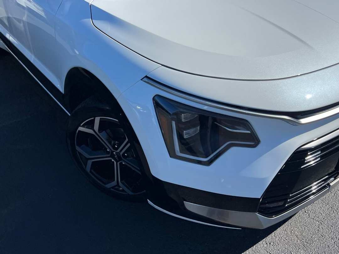 2024 Kia Niro Plug-In Hybrid SX - Image 2