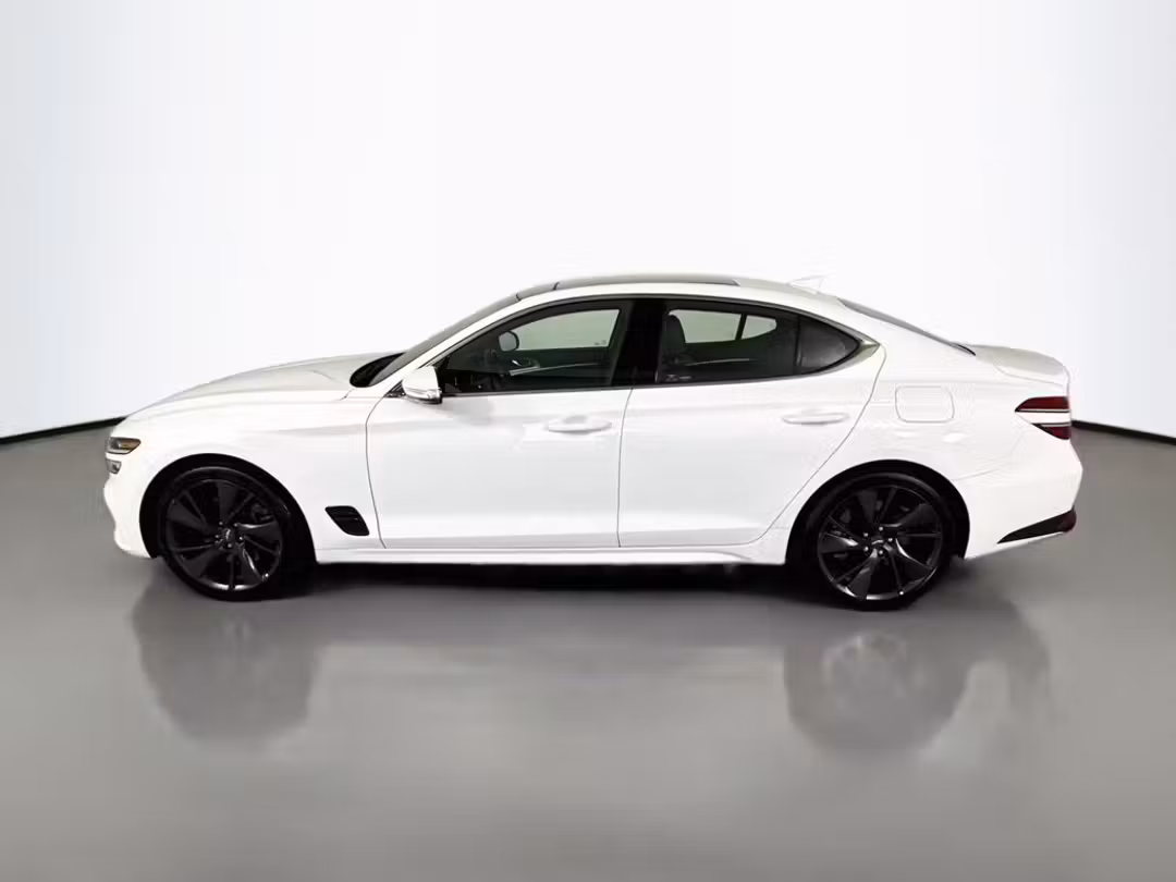 2022 Genesis G70 3.3T - Image 2