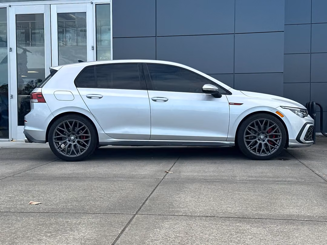 2022 Volkswagen Golf Gti 2.0T SE - Image 3