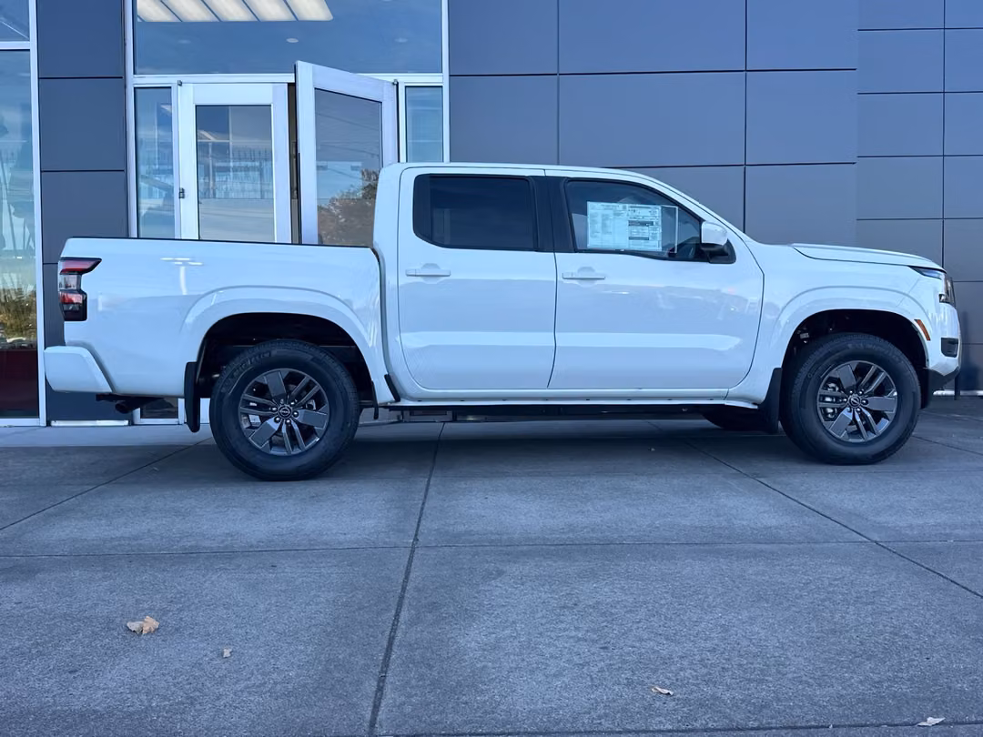 2026 Nissan Frontier SV - Image 3