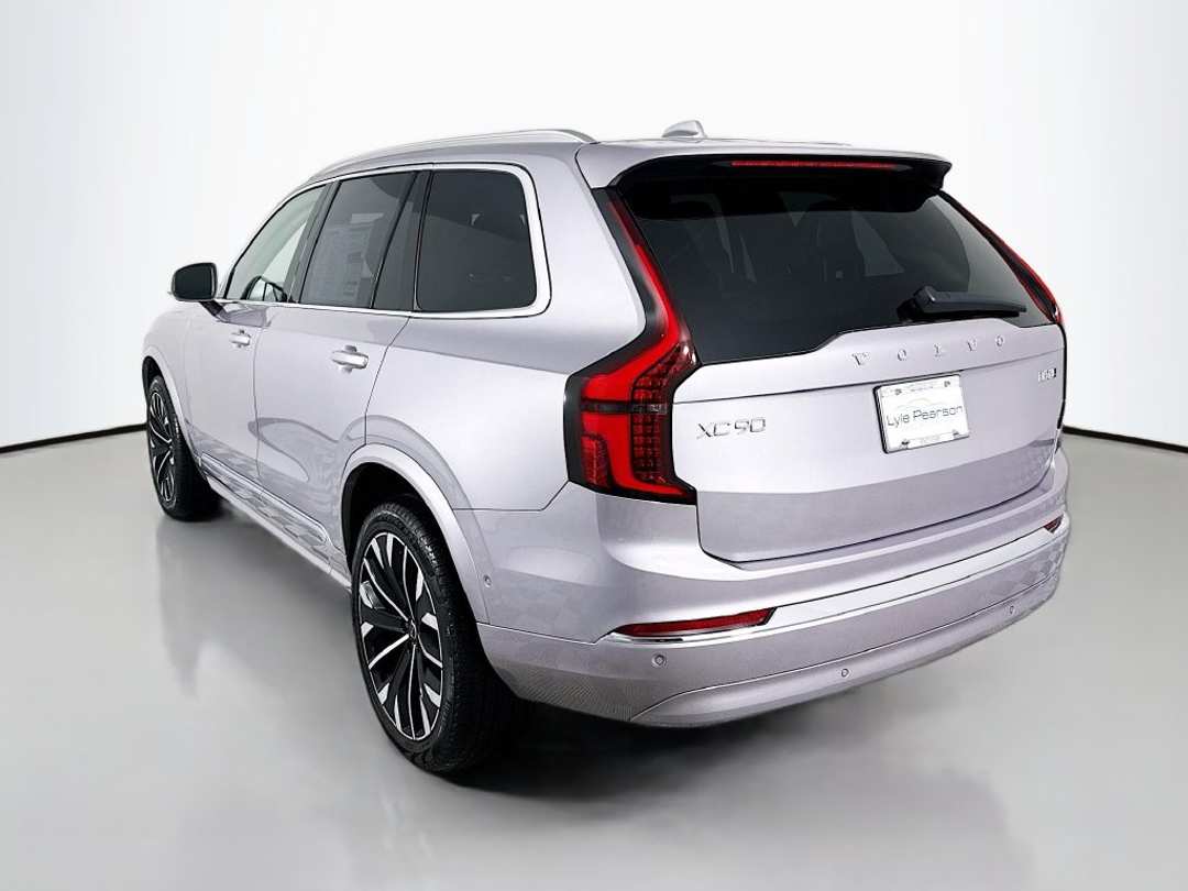 2026 Volvo Xc90 B5 Plus - Image 3