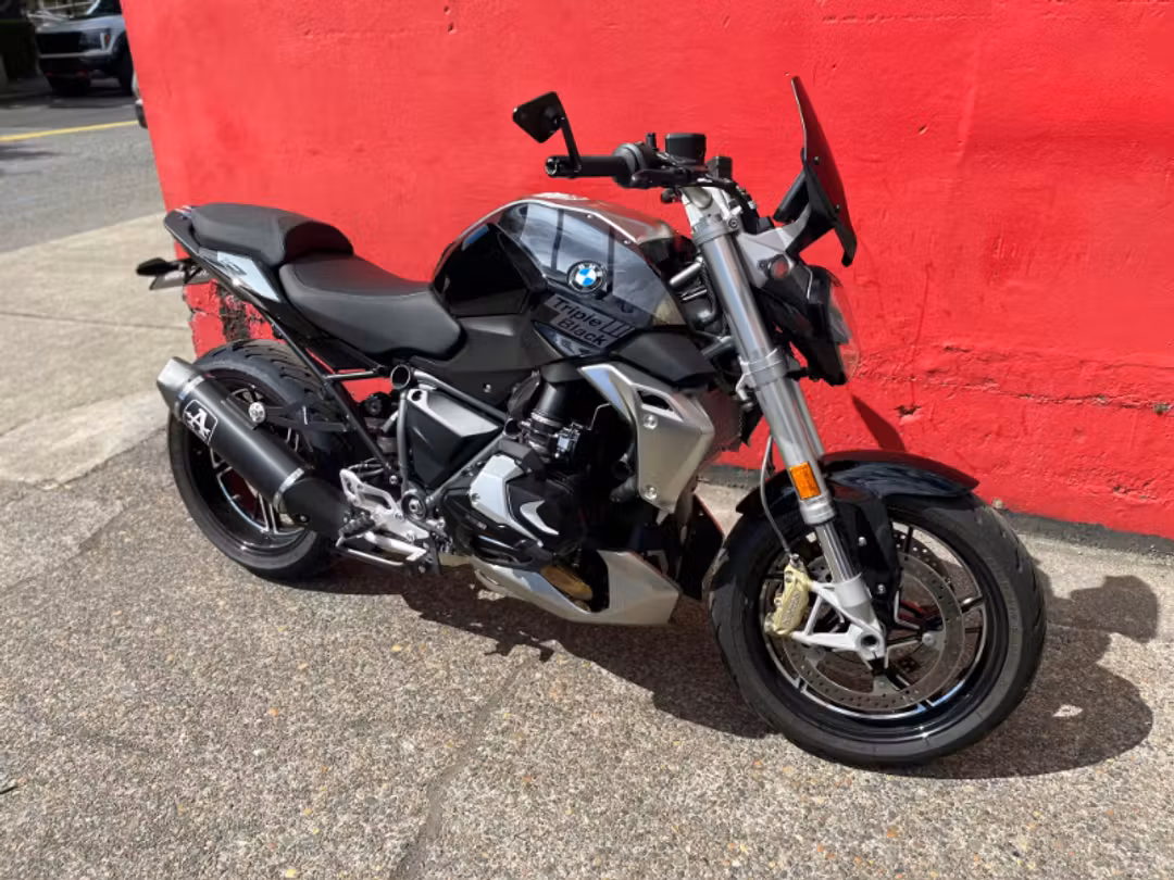 2024 BMW R1250R - Image 2