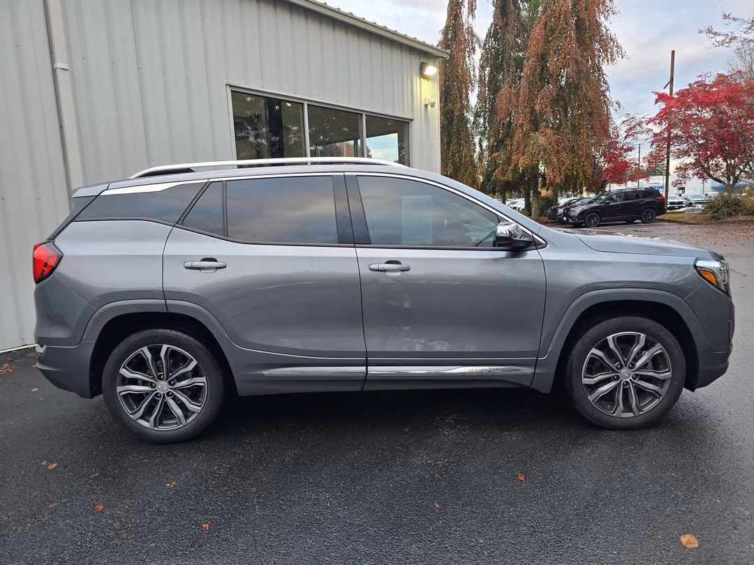 2020 GMC Terrain Denali - Image 3