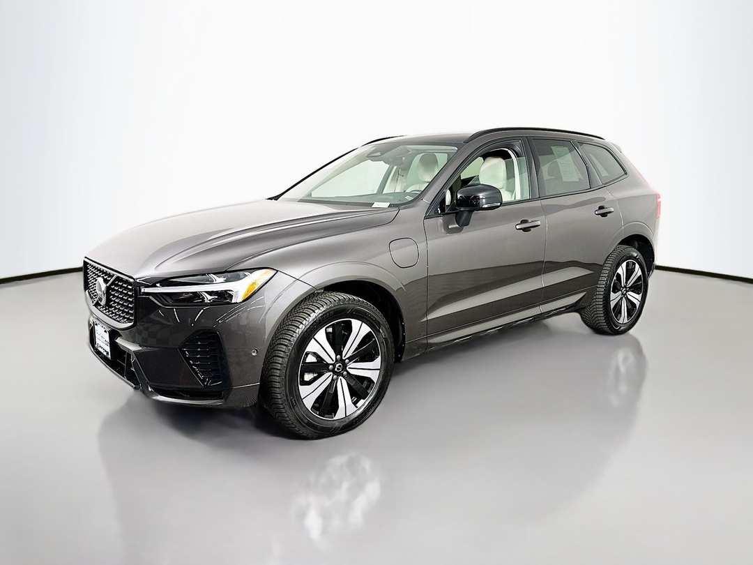 2023 Volvo Xc60 Recharge Plug-In Hybrid T8 Plus Dark Theme - Image 3