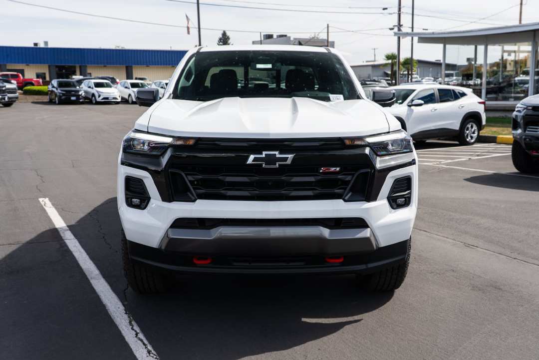 2026 Chevrolet Colorado Z71 - Image 2