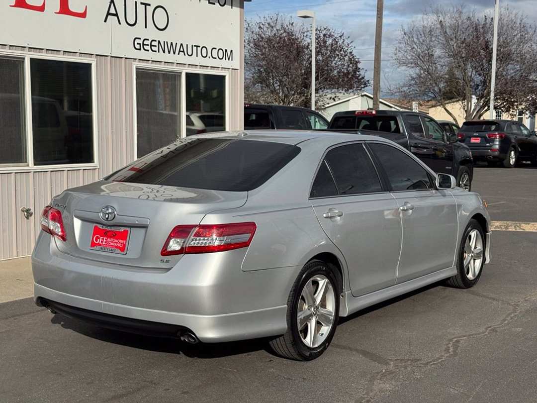 2010 Toyota Camry SE - Image 3