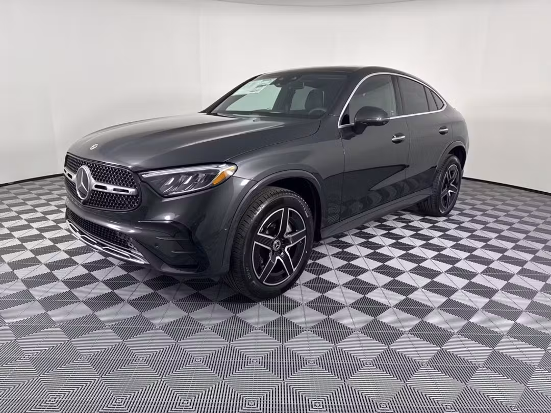 2026 Mercedes-Benz GLC 300 - Image 3