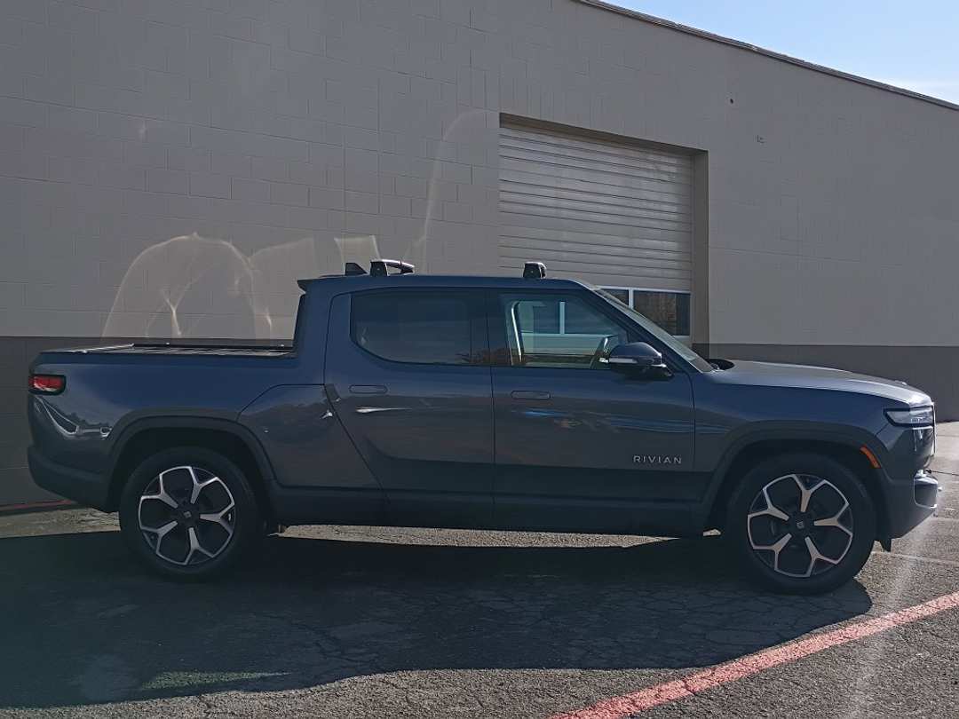 2023 Rivian R1T Adventure - Image 3