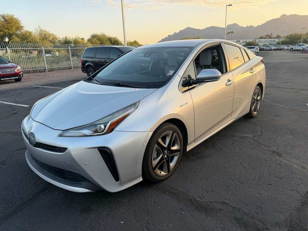 2019 Toyota Prius XLE - Image 3