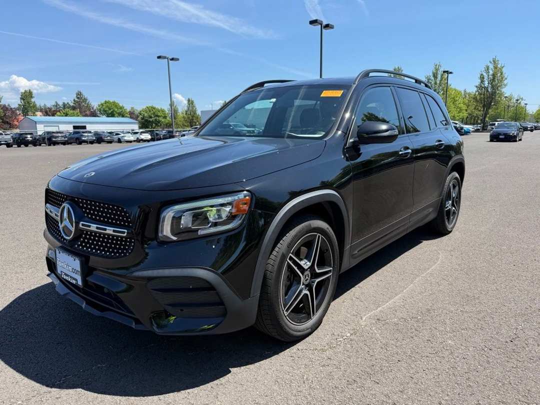 2023 Mercedes-Benz GLB GLB 250 - Image 3