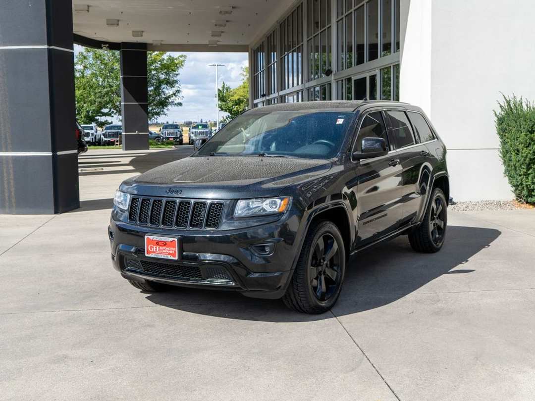 2015 Jeep Grand Cherokee Altitude - Image 3