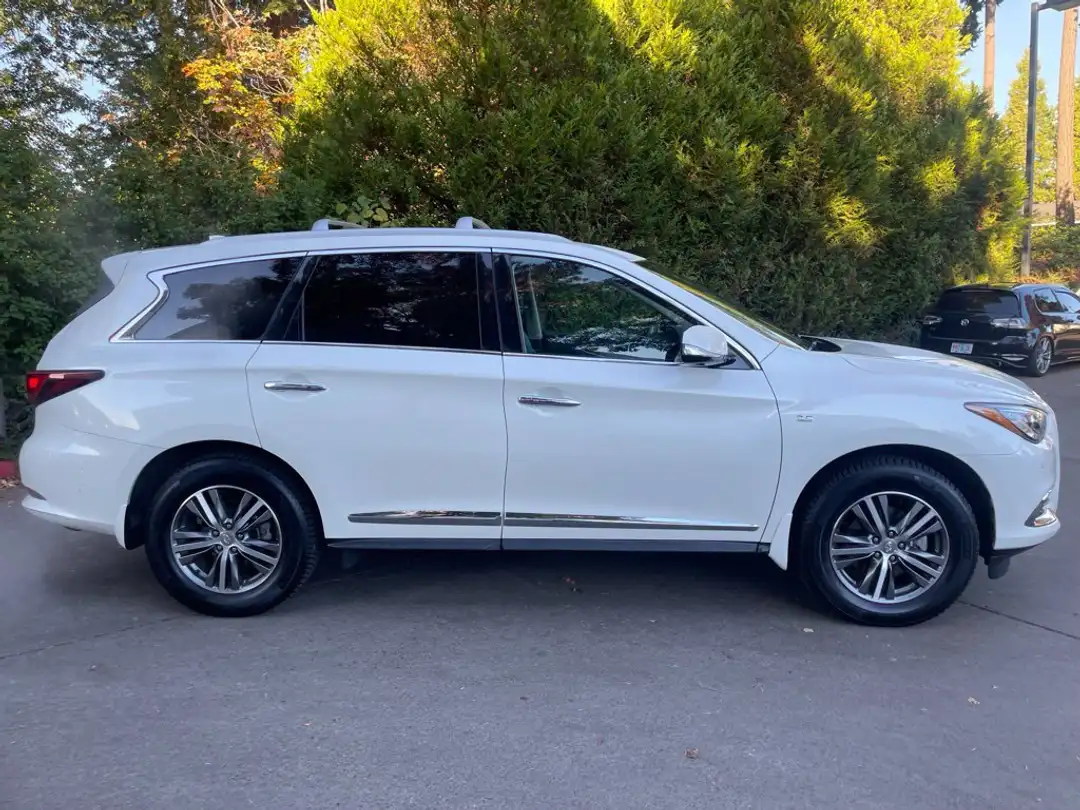 2020 INFINITI Qx60 LUXE - Image 3