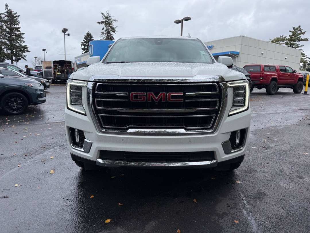 2022 GMC Yukon Xl SLT - Image 3
