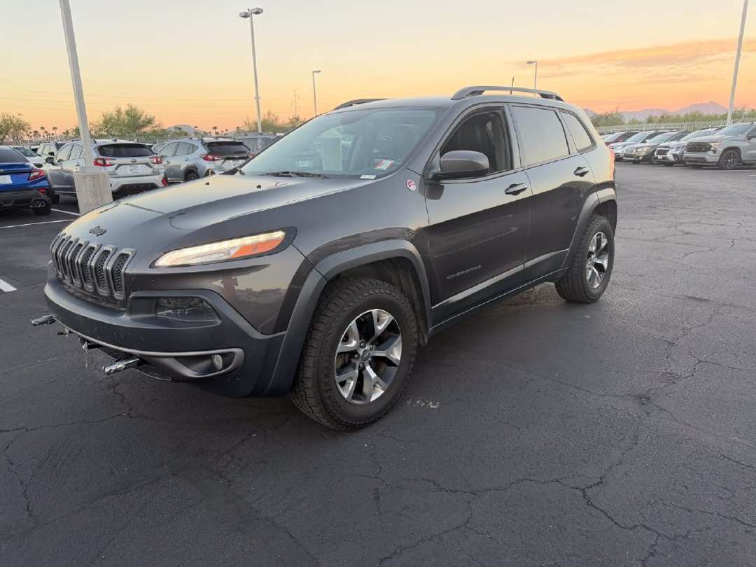 2016 Jeep Cherokee Trailhawk - Image 3