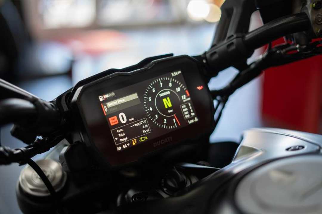 2026 Ducati Diavel V4 - Image 3