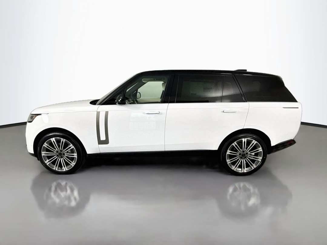 2026 Land Rover Range Rover SE - Image 2