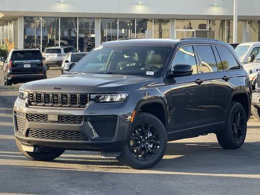 2026 Jeep Grand Cherokee Laredo Altitude