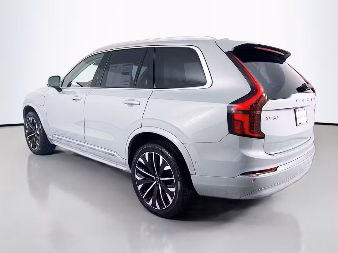 2026 Volvo Xc90 Plug-In Hybrid T8 Ultra - Image 3