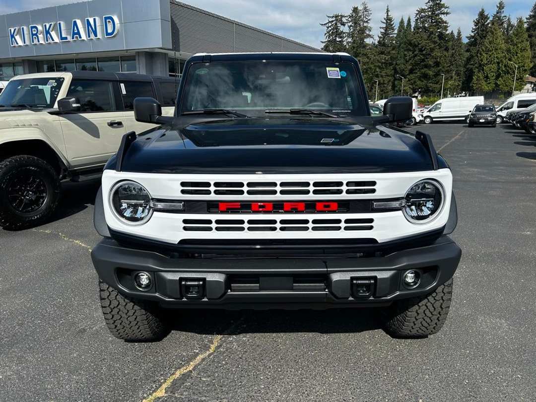 2026 Ford Bronco Heritage Edition - Image 3
