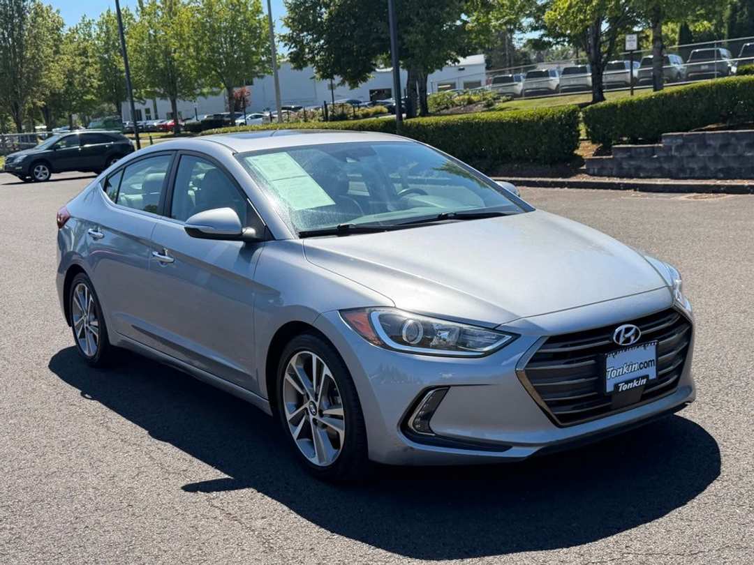 2017 Hyundai Elantra Limited - Image 2