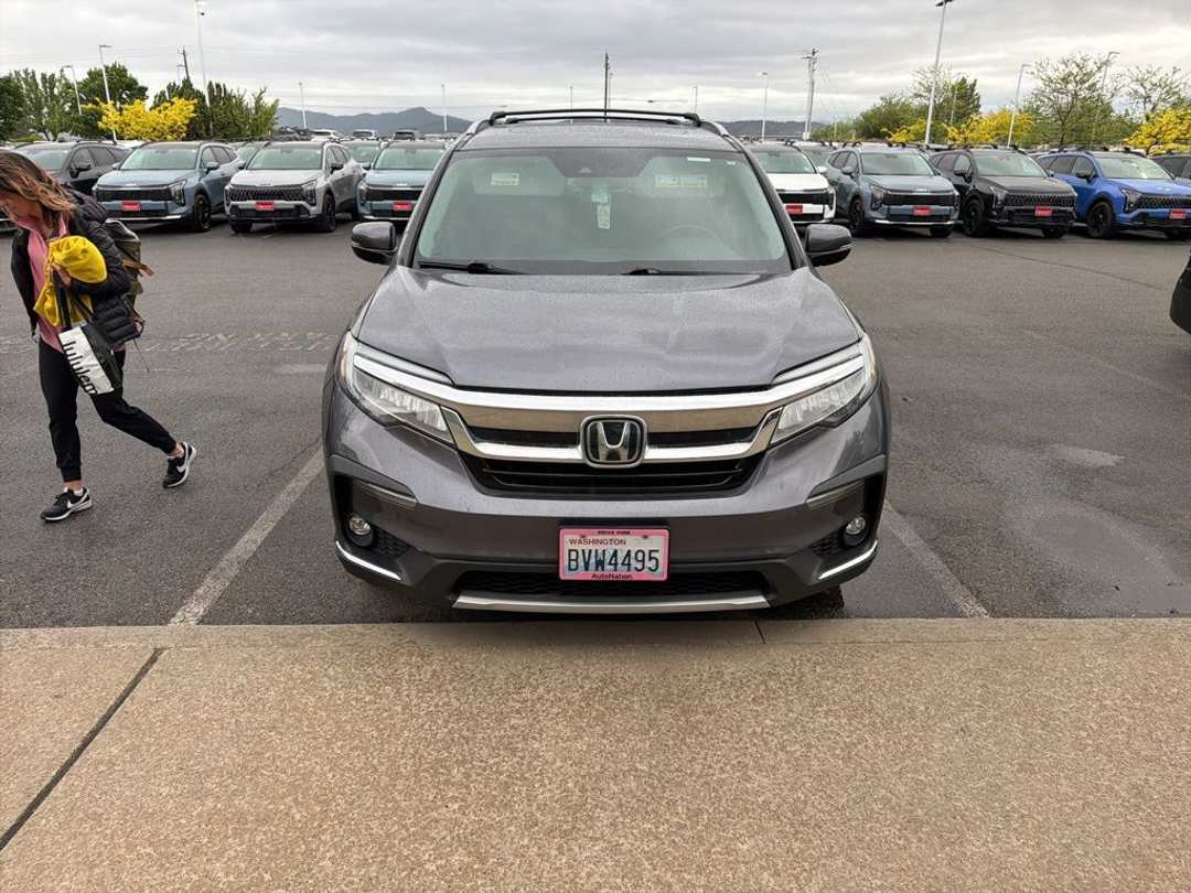 2021 Honda Pilot Touring - Image 2