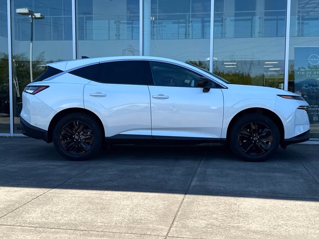 2025 Nissan Murano SV - Image 3