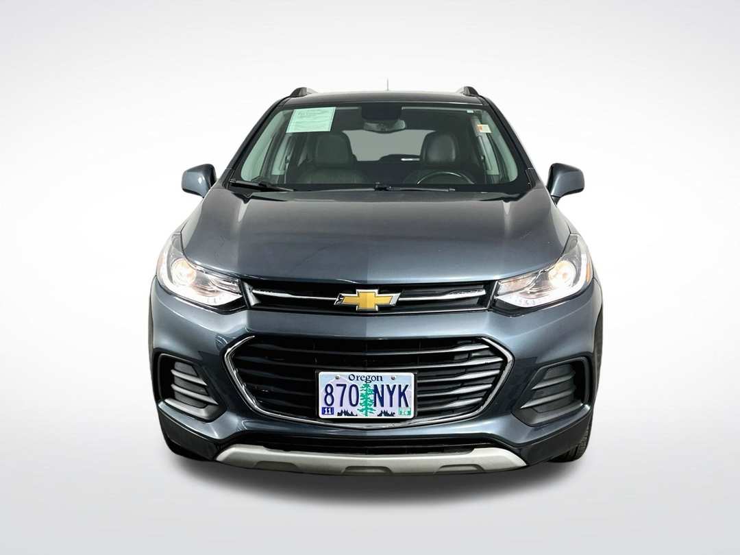 2022 Chevrolet Trax LT - Image 2