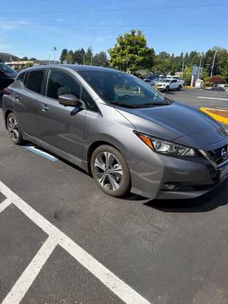 2022 Nissan LEAF SV