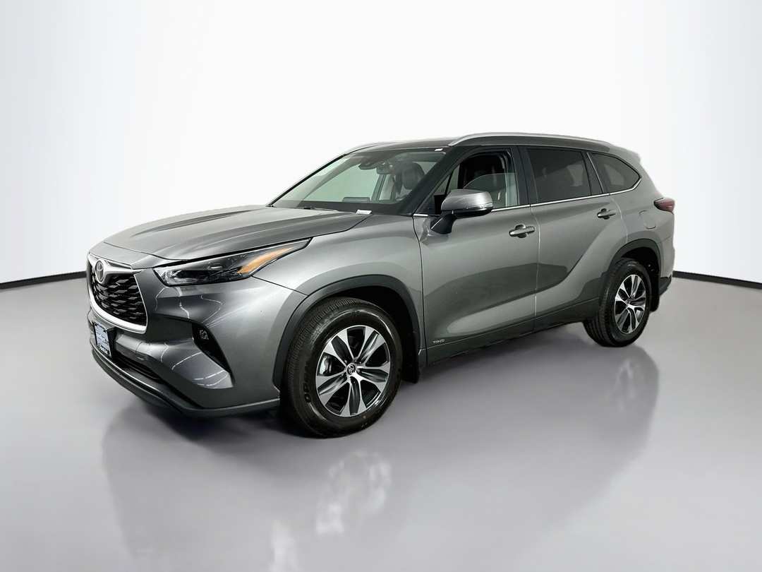 2026 Toyota Highlander Hybrid XLE - Image 3
