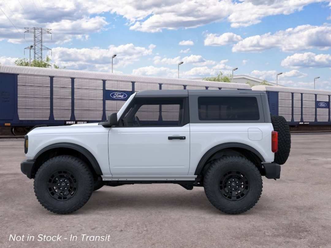 2026 Ford Bronco Base - Image 3