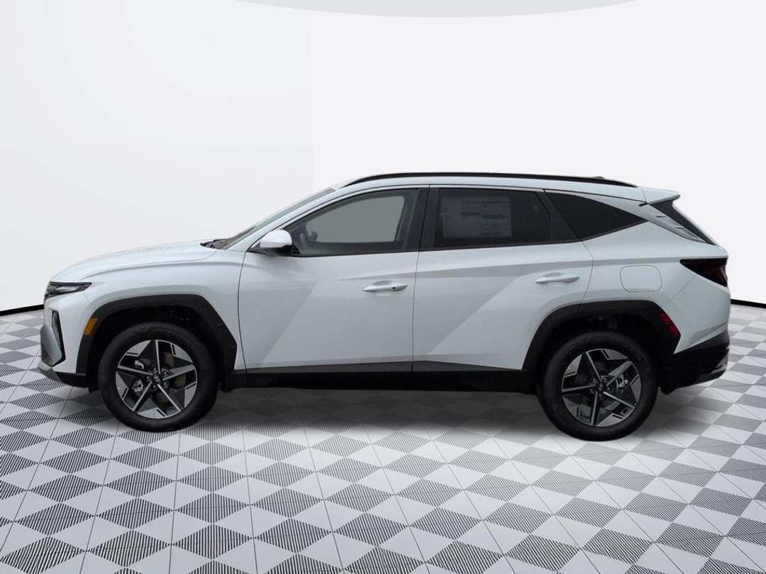 2026 Hyundai Tucson Hybrid SEL - Image 3
