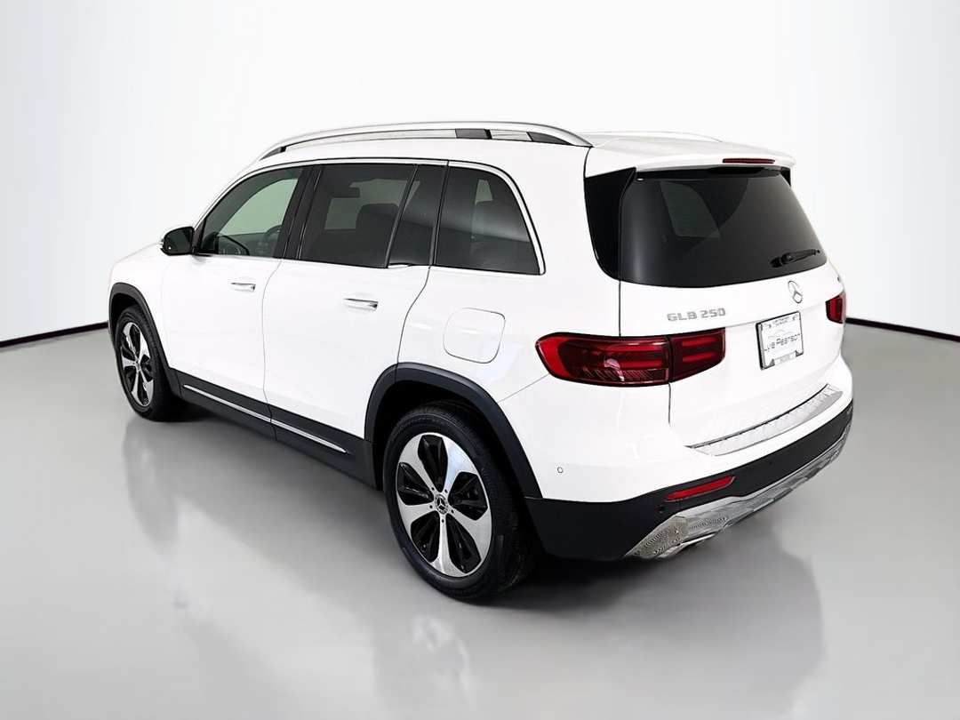 2025 Mercedes-Benz GLB GLB 250 - Image 3