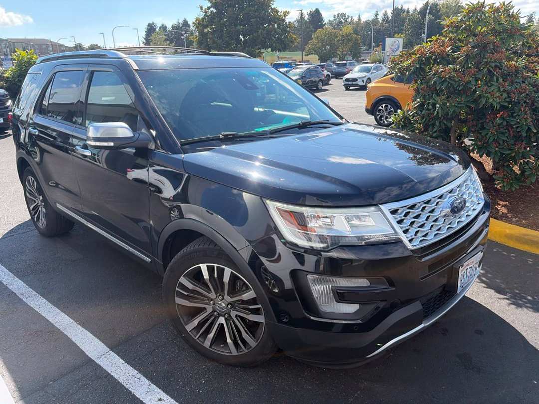 2017 Ford Explorer Platinum - Image 3