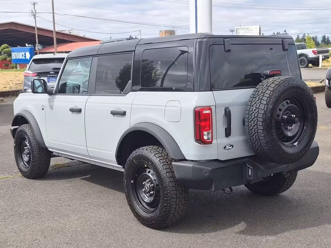 2026 Ford Bronco Big Bend - Image 3