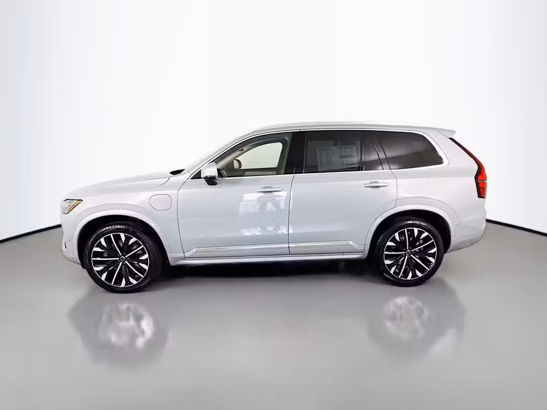 2026 Volvo Xc90 Plug-In Hybrid T8 Plus - Image 2