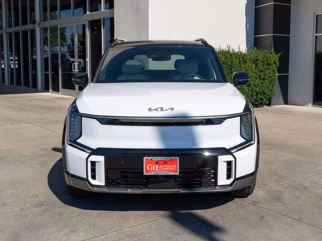 2026 Kia Ev9 GTLine - Image 2