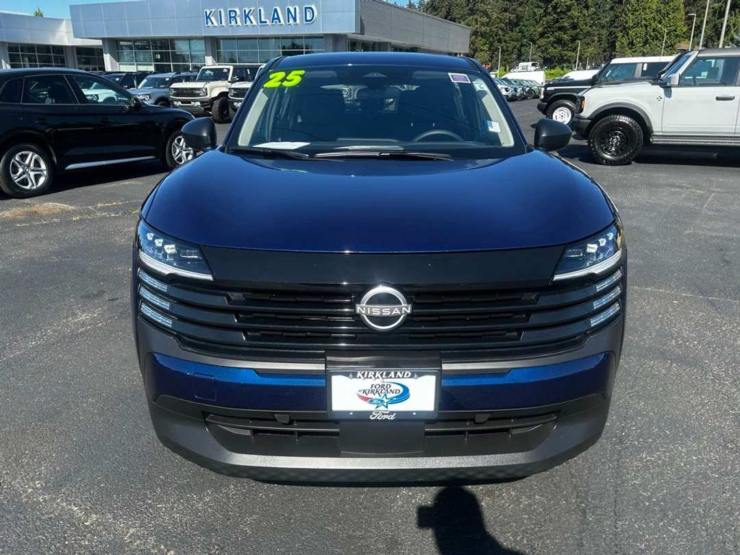 2025 Nissan Kicks S - Image 3