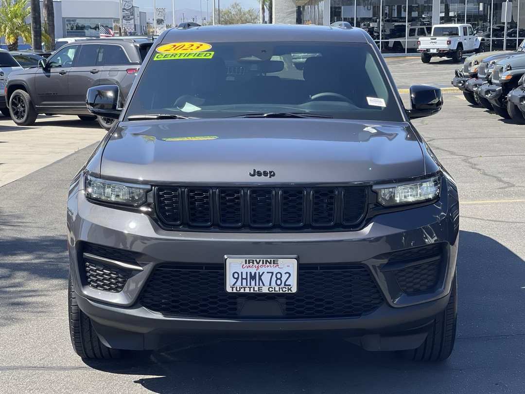 2023 Jeep Grand Cherokee Altitude - Image 2