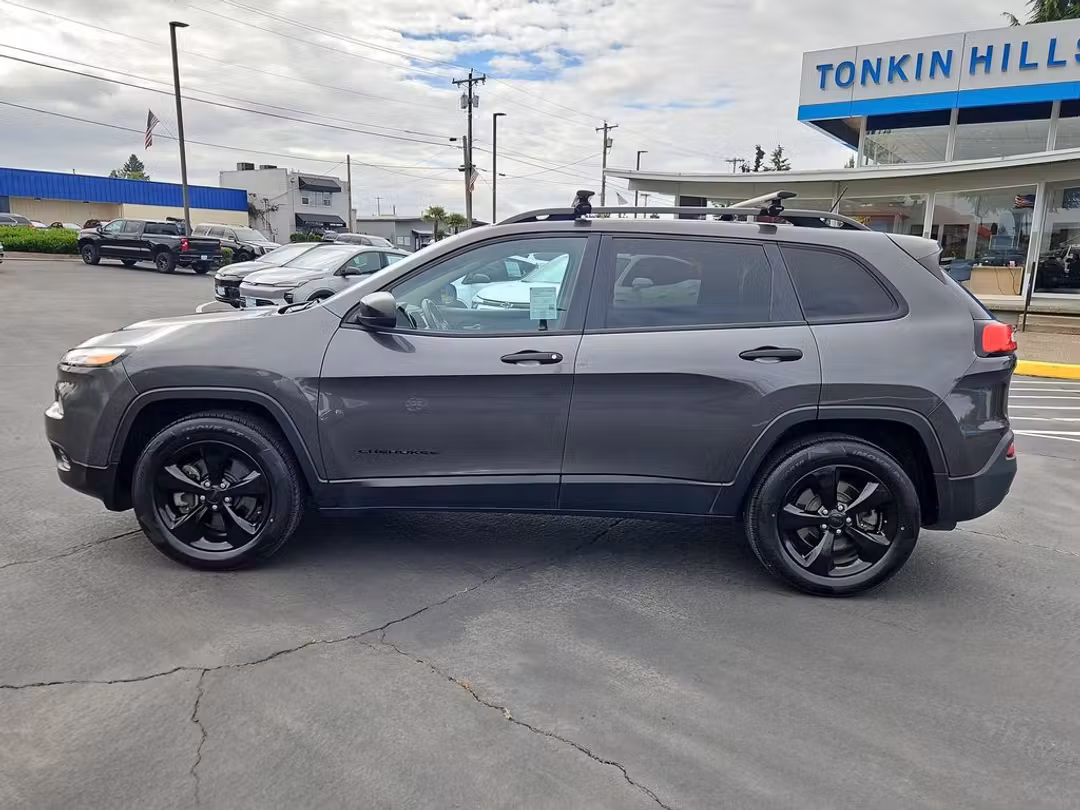 2016 Jeep Cherokee Sport - Image 3