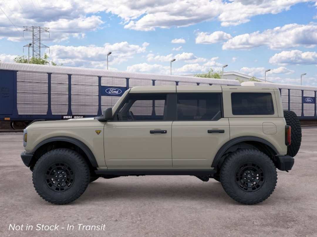2026 Ford Bronco Badlands - Image 3