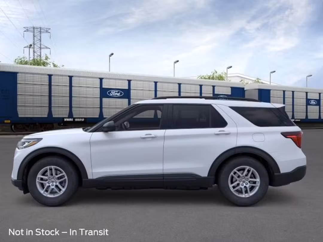 2026 Ford Explorer Active - Image 3