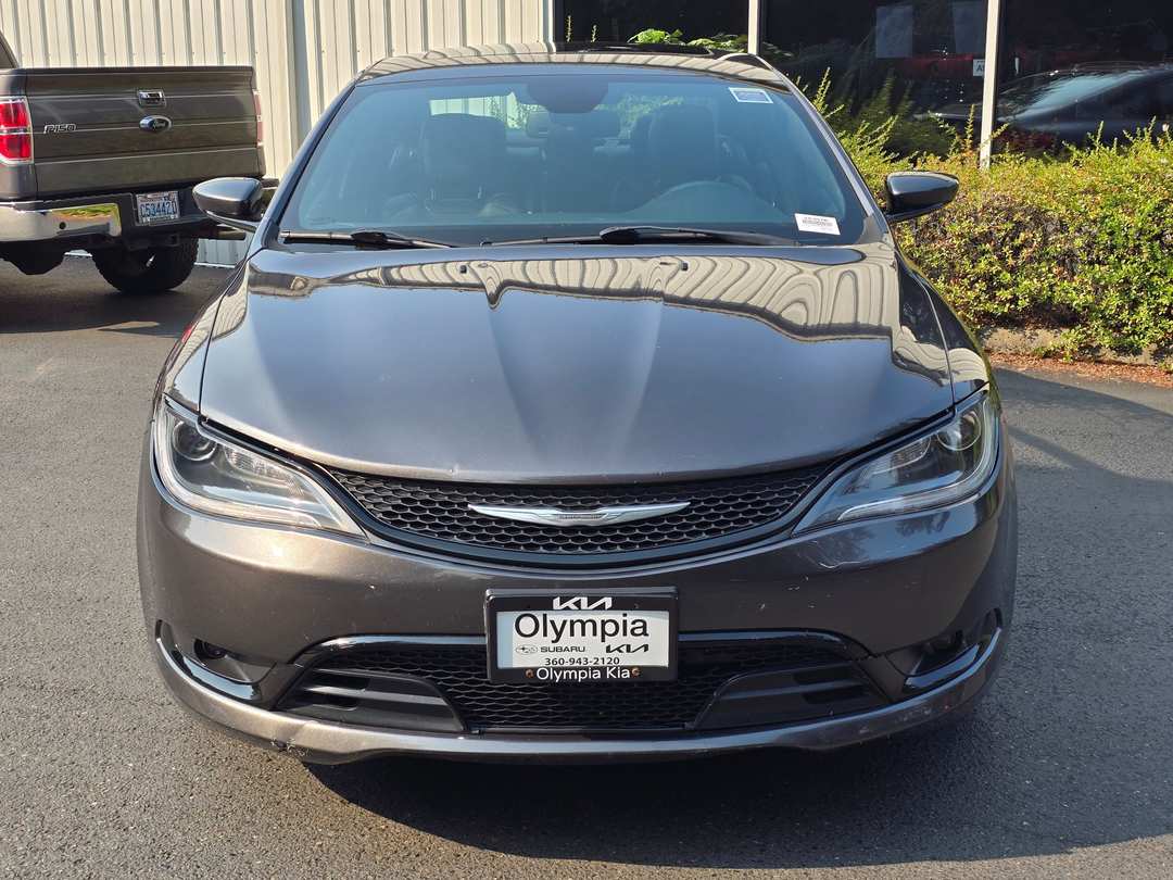 2015 Chrysler 200 S - Image 2