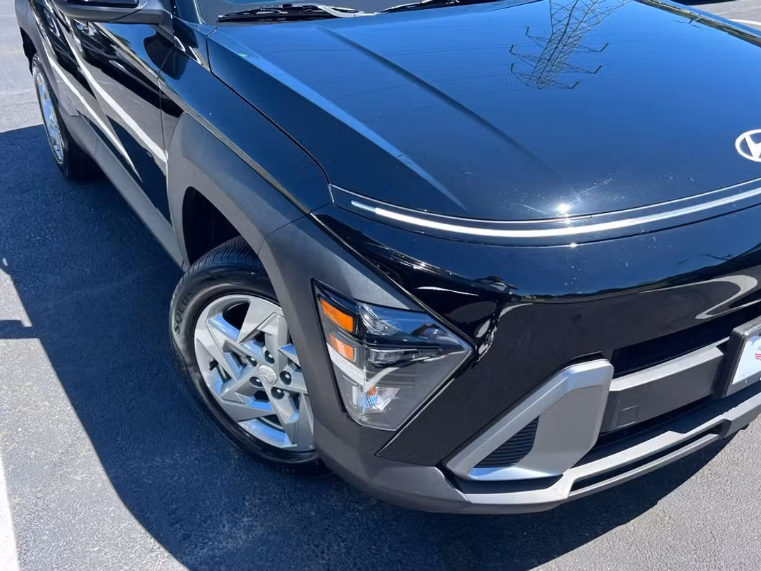 2025 Hyundai Kona SE - Image 2