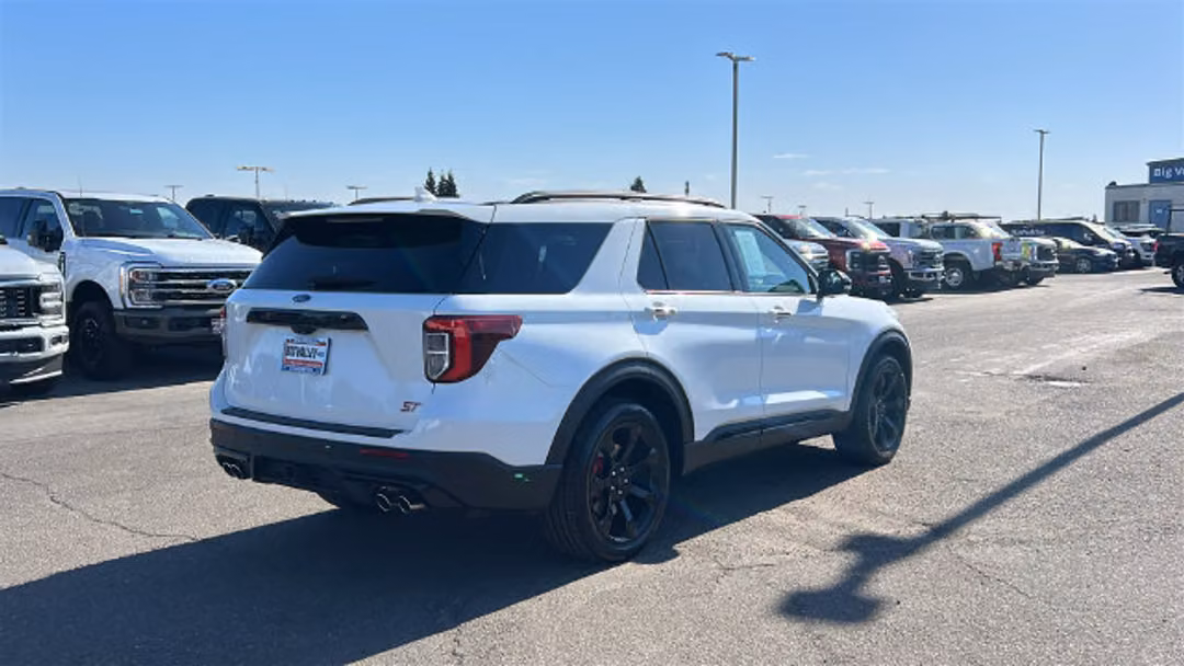 2024 Ford Explorer ST - Image 3