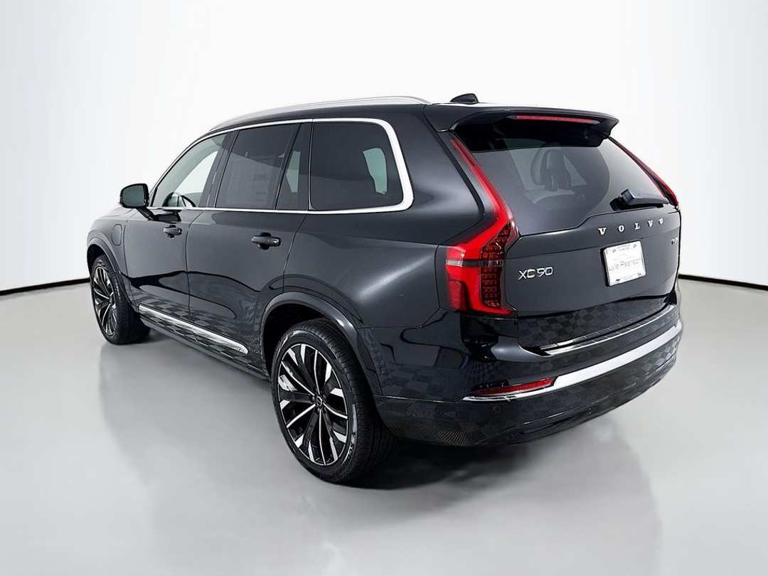 2026 Volvo Xc90 Plug-In Hybrid T8 Ultra - Image 2