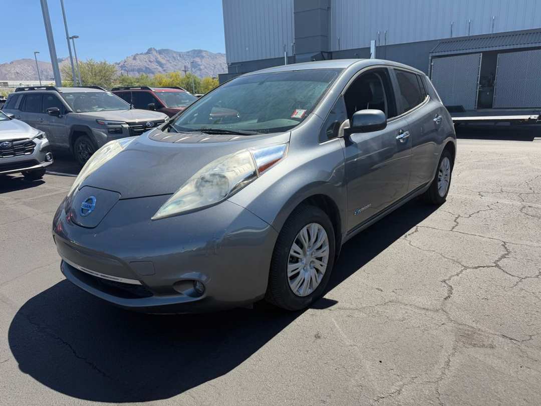 2016 Nissan LEAF S - Image 3