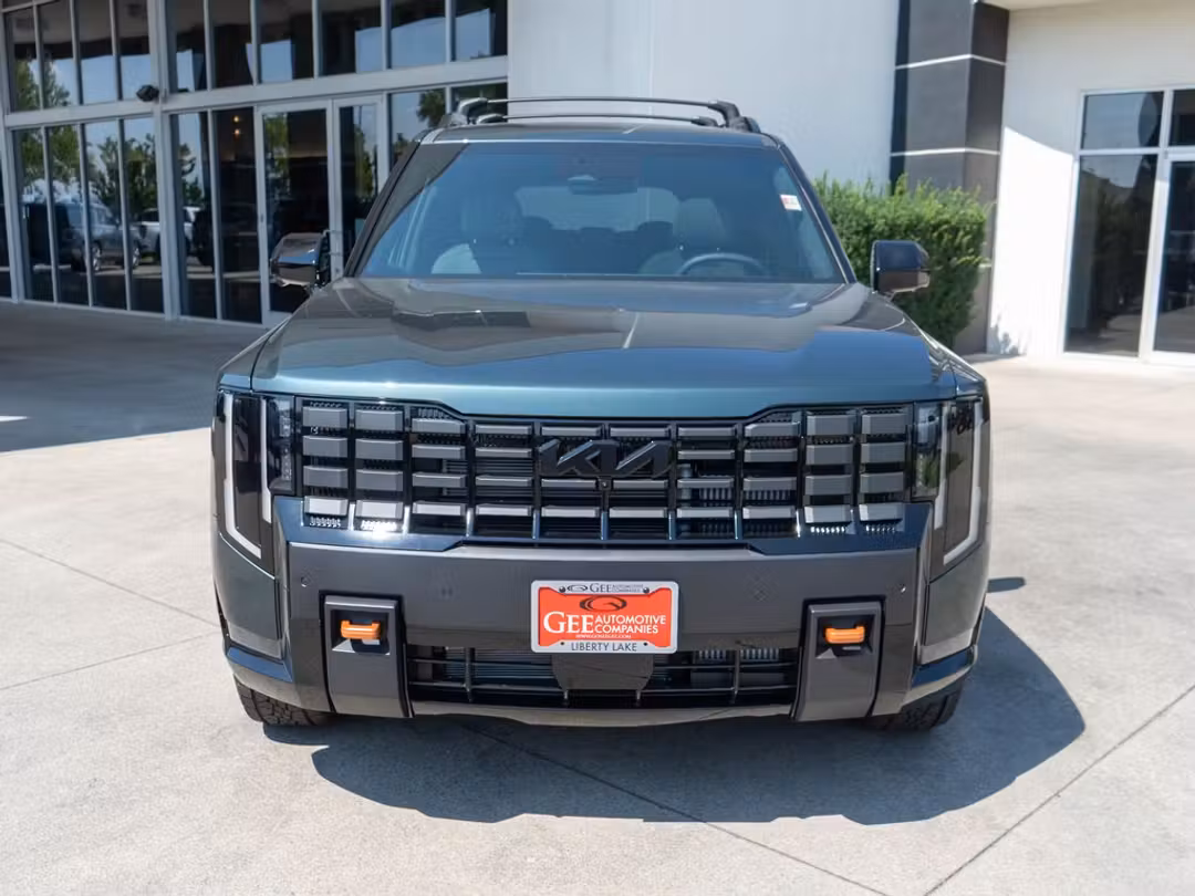 2027 Kia Telluride XPro SXPrestige - Image 2