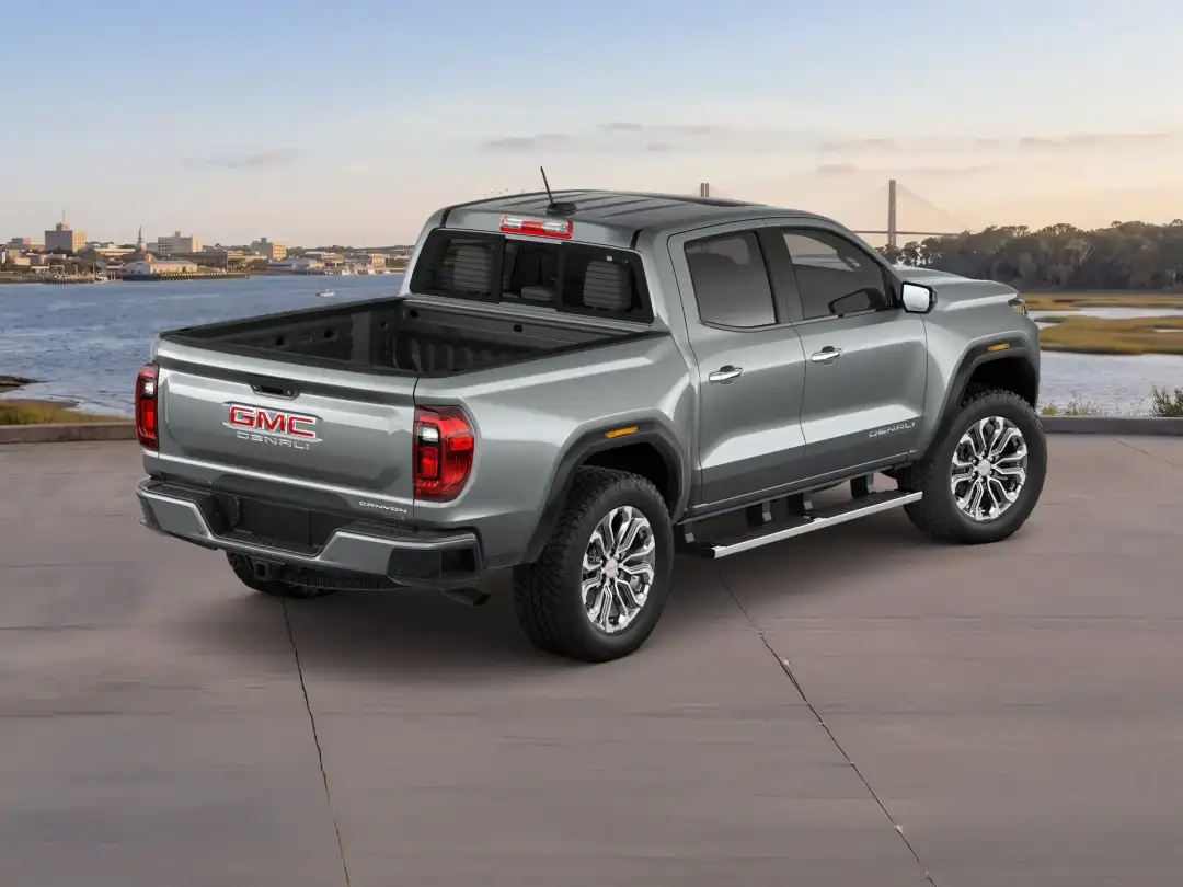 2026 GMC Canyon Denali - Image 3